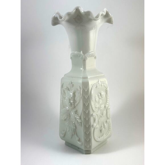 RARE!! Portieux Vallerysthal Vase Milk Glass Roses/Drama Masque Made in France - Picture 1 of 10